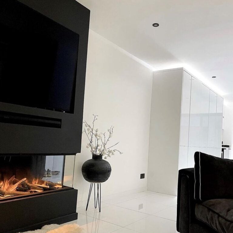 super white polished porcelain tile double loading size 600x600mm polished surface installed project effect real photo living room floor