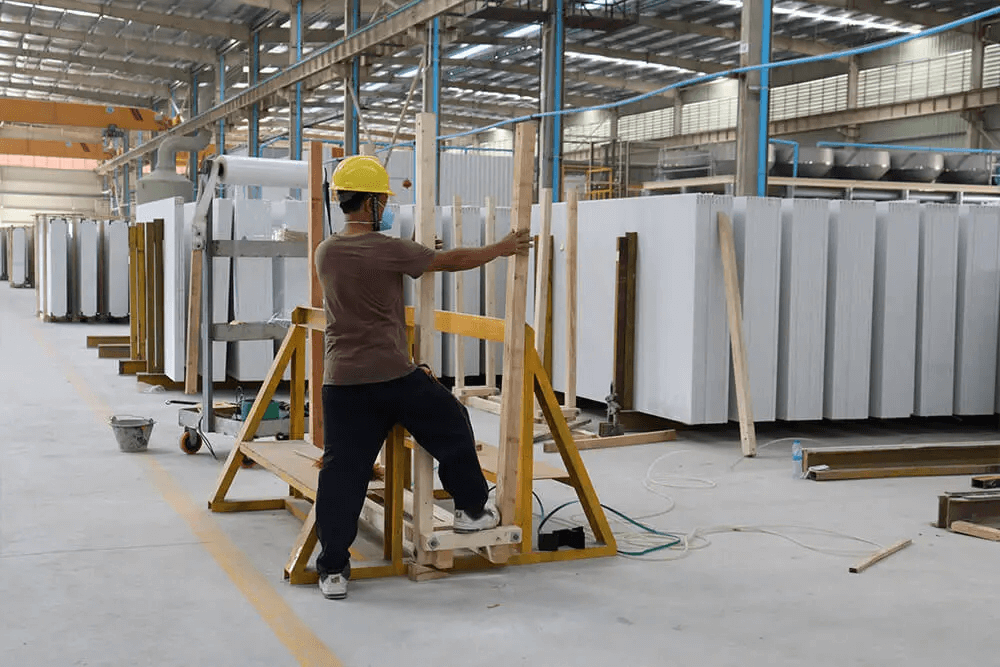 Crystal White Quartz stone Crystallized Stone large format fullbody polished real photo in warehouse labors doing palletizing